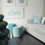 Отель Byron 5*