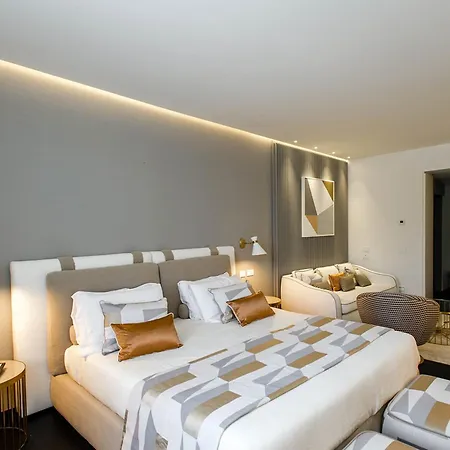 Byron Hotel