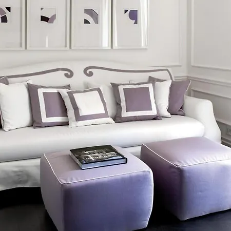 Byron Hotel