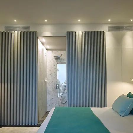 Byron Hotel